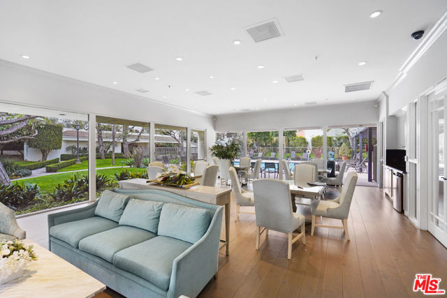 2102 Century Park Lane, Los Angeles CA: https://media.crmls.org/mediaz/e9a00247-003f-4266-b56a-6e7687e80463.jpg