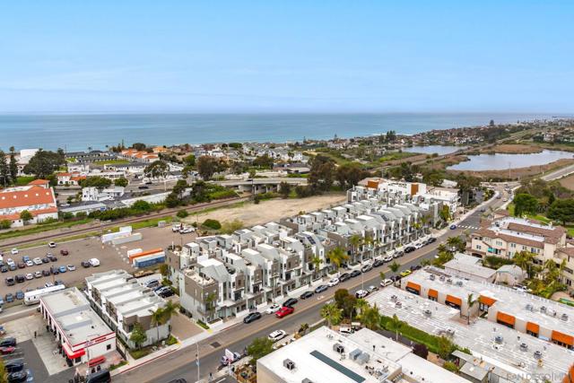 2563 State St, Carlsbad CA: https://media.crmls.org/mediaz/e9a0ba5d-5225-4f8c-afd4-a35ff1393027.jpg