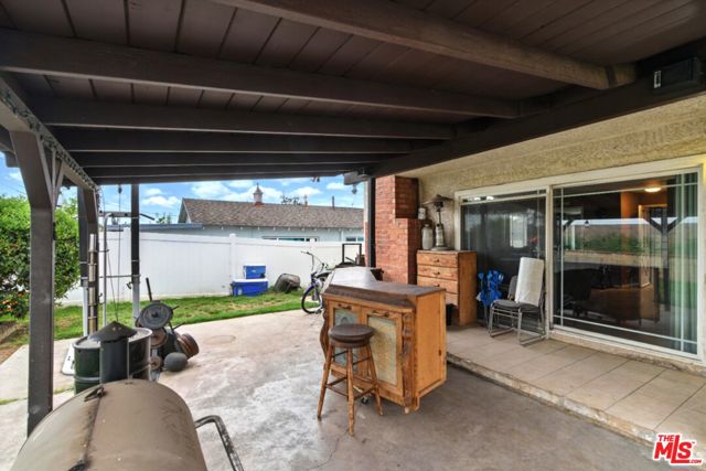 350 N Shadyglen Drive, Covina CA: https://media.crmls.org/mediaz/e9a0e67d-ac63-4203-b83e-f65fd2a75fea.jpg