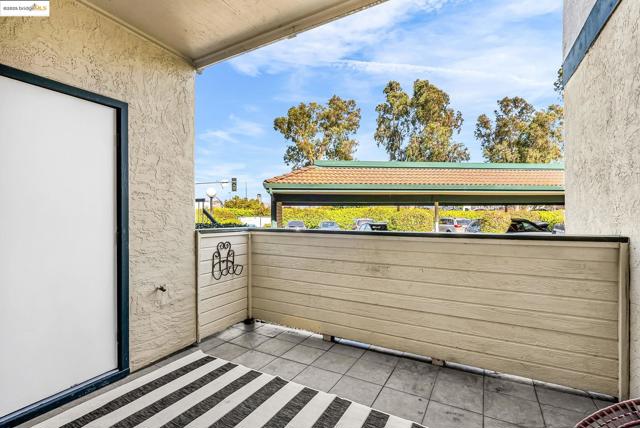2912 Flint St, Union City CA: https://media.crmls.org/mediaz/e9a0fdcb-b39e-4019-b4d6-c47479c7393b.jpg