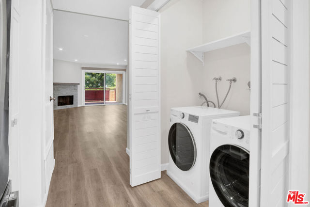 950 Main Street, El Segundo CA: https://media.crmls.org/mediaz/e9a11a64-05ee-4d17-9bce-593d79f125c6.jpg