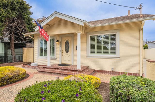 205 Maple Street, Salinas CA: https://media.crmls.org/mediaz/e9a142d1-459e-4ddf-a229-4ee4ca3a2e49.jpg
