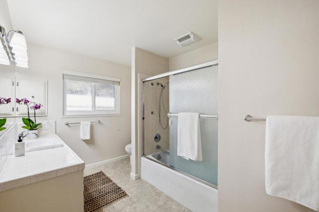 3 Sommerset Rise, Monterey CA: https://media.crmls.org/mediaz/e9a16a29-7834-41fd-94f3-65e8561ac8f6.jpg