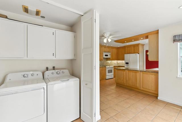 1675 Escalante Way, Burlingame CA: https://media.crmls.org/mediaz/e9a175fb-2bee-42b8-93c6-7c17037e9262.jpg