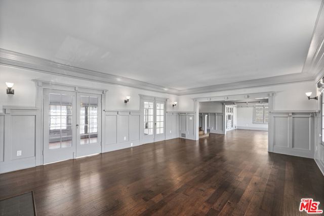 344 S Kingsley Drive, Los Angeles CA: https://media.crmls.org/mediaz/e9a289f7-e96f-4cf7-9c5b-e7c18fd00e68.jpg