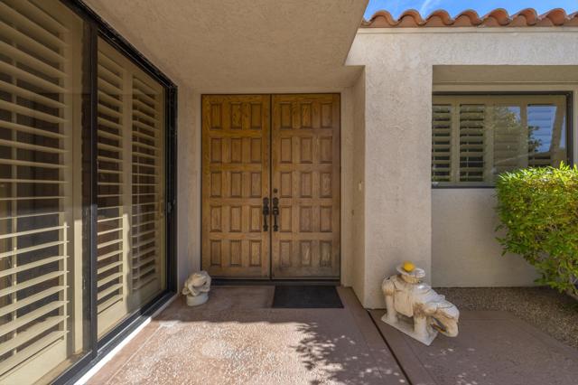 10109 Lakeview Drive, Rancho Mirage CA: https://media.crmls.org/mediaz/e9a29167-7ff1-4726-80e2-aff31e62284a.jpg