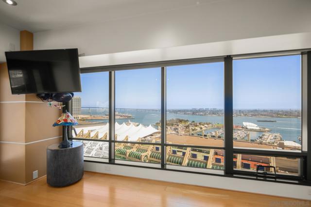 100 Harbor Dr, San Diego CA: https://media.crmls.org/mediaz/e9a32b3c-b2bc-4b1b-bc7f-6d76ddbbcd77.jpg
