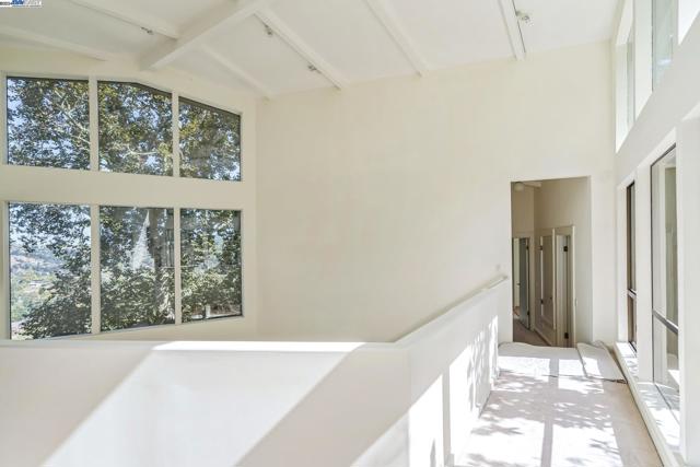 Image 10 of 39 For 15 Encina Pl