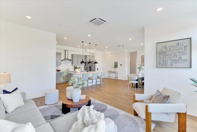 210 Waters Park Circle, San Mateo CA: https://media.crmls.org/mediaz/e9a355a7-4be6-4ab3-9b65-6ced20bdf404.jpg