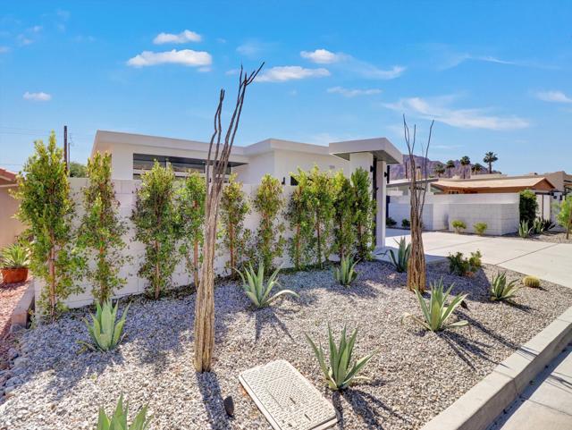 52120 Avenida Alvarado, La Quinta CA: https://media.crmls.org/mediaz/e9a431c8-062f-4a3b-aa37-ea23a6a8ce84.jpg