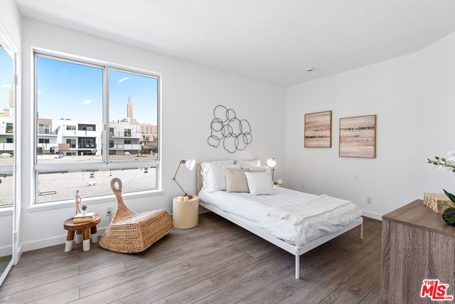 1914 Selby Avenue, Los Angeles CA: https://media.crmls.org/mediaz/e9a49223-4a18-4b7e-86bb-e980ce236b8f.jpg