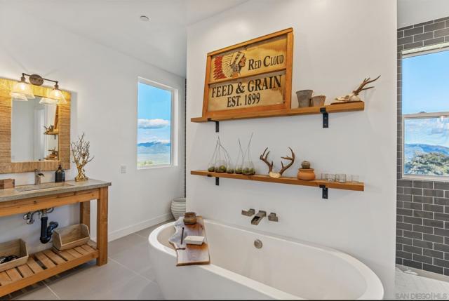 31071 Panorama Trail, Santa Ysabel CA: https://media.crmls.org/mediaz/e9a55975-225d-4465-a109-affa325dd49b.jpg