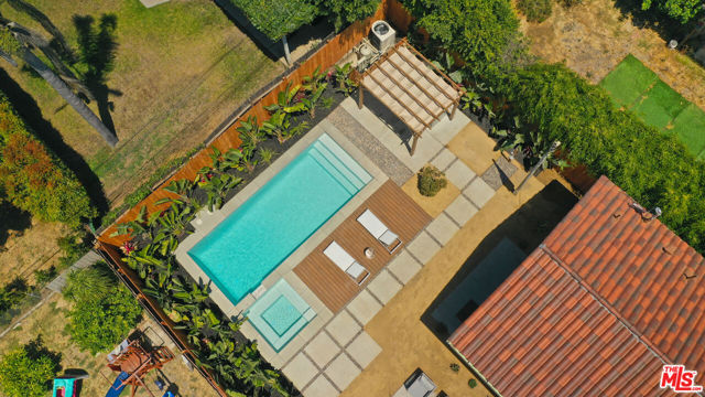 4936 Coolidge Avenue, Culver City CA: https://media.crmls.org/mediaz/e9a603f5-1e89-4260-9174-9e9c597d40af.jpg