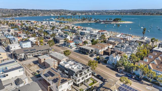 720 Nantasket Ct, San Diego CA: https://media.crmls.org/mediaz/e9a69d66-293e-4a01-bd29-5d45e3d27d6a.jpg