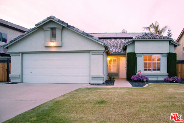 8506 Blue Heron Drive, Bakersfield CA: https://media.crmls.org/mediaz/e9a7468a-a6d1-487a-b56c-7a67ec698151.jpg