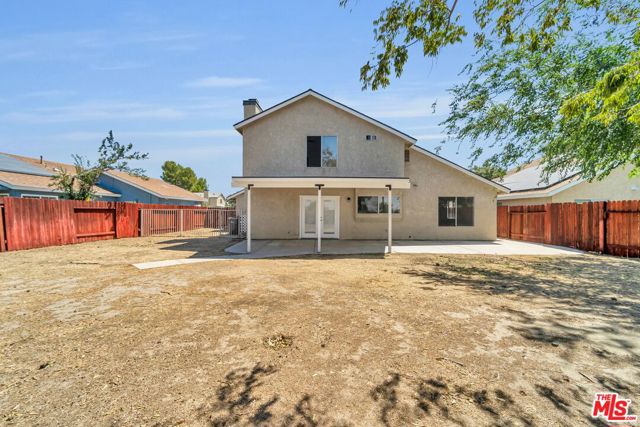 4561 Northstar Drive, Palmdale CA: https://media.crmls.org/mediaz/e9a76f6d-829f-4646-8885-90dd16689dc1.jpg