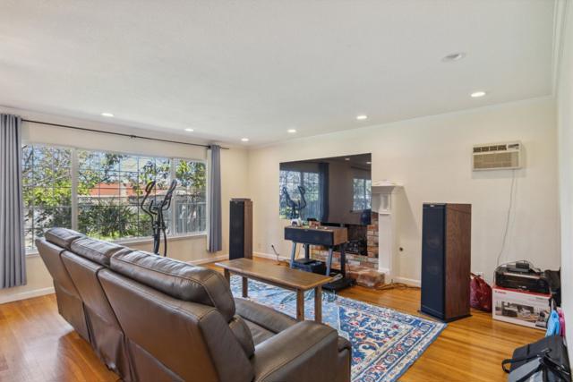 Image 4 of 38 For 20351 Clifden Way