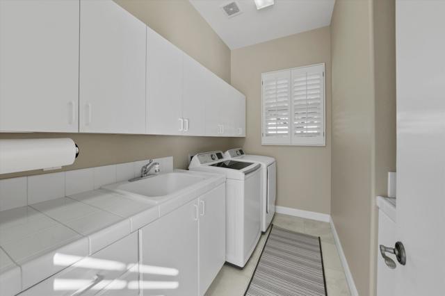 81205 Kingston Heath, La Quinta CA: https://media.crmls.org/mediaz/e9a8ae58-edb5-45ee-a8fb-60f1640c04e3.jpg