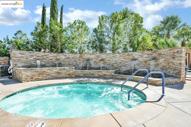 1147 Saint Julien St, Brentwood CA: https://media.crmls.org/mediaz/e9a902ec-d98c-4837-9f5e-fde440ab17f3.jpg