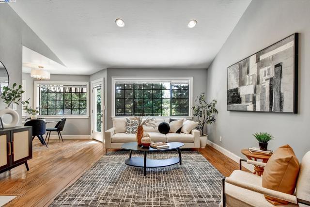246 Canyon Woods Way, San Ramon CA: https://media.crmls.org/mediaz/e9a9b5c0-97db-4098-9eb1-65b1e9544232.jpg