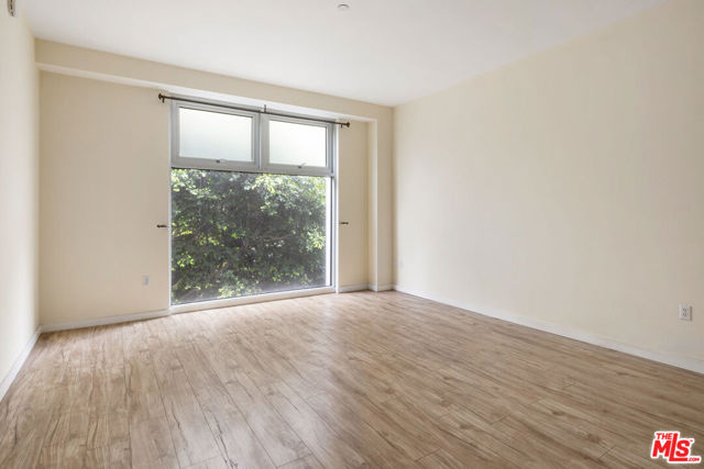 630 W 6th Street, Los Angeles CA: https://media.crmls.org/mediaz/e9a9f105-125a-4ffb-bdb1-aad7f527d5c6.jpg