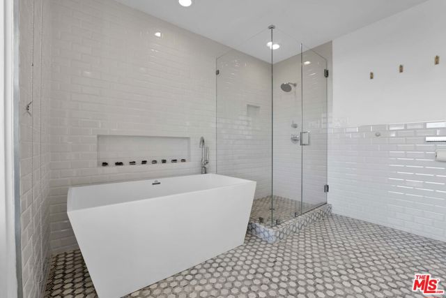 8450 Carlton Way, Los Angeles CA: https://media.crmls.org/mediaz/e9ab9f53-58eb-48ef-9615-bb7fd57765f0.jpg