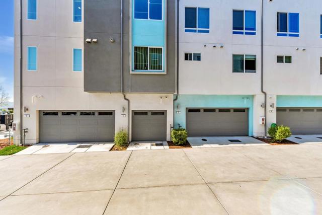 111 Llano De Los Robles Avenue, San Jose CA: https://media.crmls.org/mediaz/e9abe563-e2fb-459d-a20f-dd51c37effb8.jpg