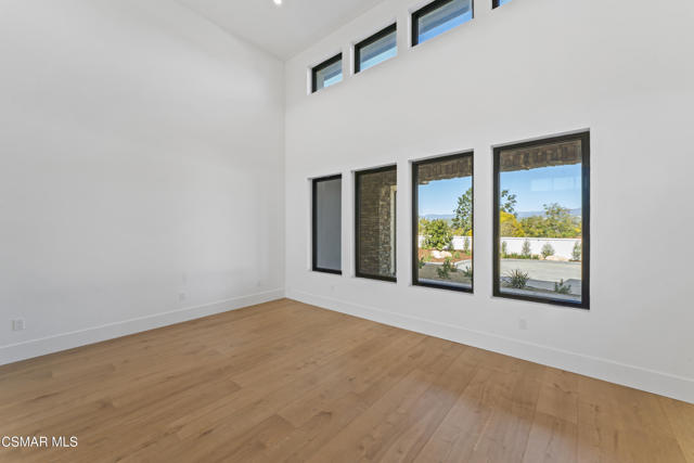 Image 18 of 93 For 532 Corte Corrida