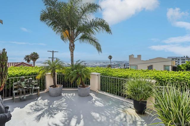 1295 W Redwood St, San Diego CA: https://media.crmls.org/mediaz/e9ac9b97-9209-4fca-a3c6-4eef80f9951a.jpg