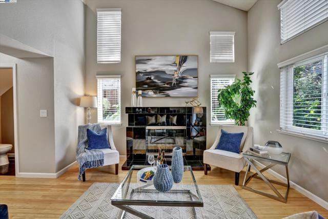 30 San Vicente Ct, Danville CA: https://media.crmls.org/mediaz/e9acbf2a-bc55-4985-9740-767d0709a20e.jpg
