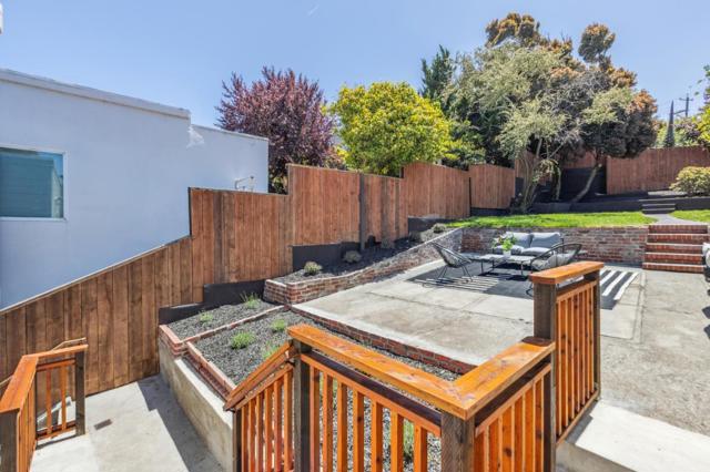 260 Curtis Street, San Francisco CA: https://media.crmls.org/mediaz/e9acc753-9b55-46af-b87b-3eaf28975bb6.jpg