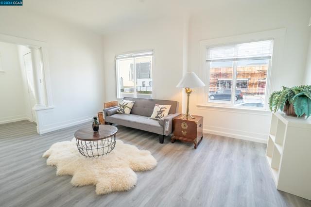 Image 8 of 32 For 2709 California St