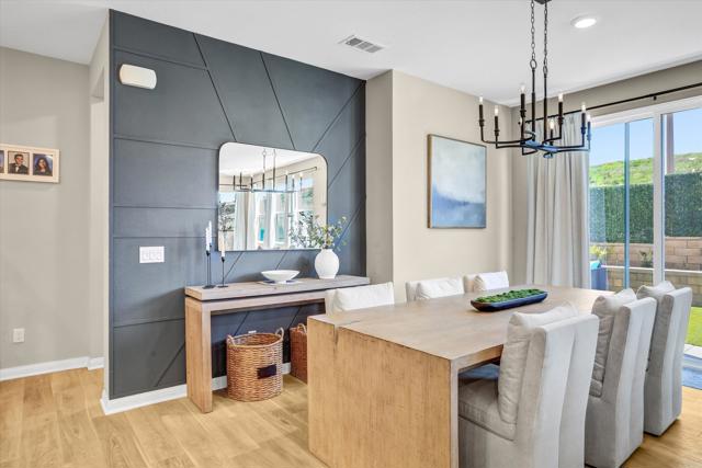 Detail Gallery Image 7 of 32 For 2332 Trevi Cir, Chula Vista,  CA 91913 - 4 Beds | 3 Baths