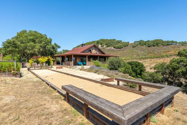 10265 Calle De Robles, Carmel Valley CA: https://media.crmls.org/mediaz/e9aded77-1b5b-45c6-a955-b2915992163a.jpg