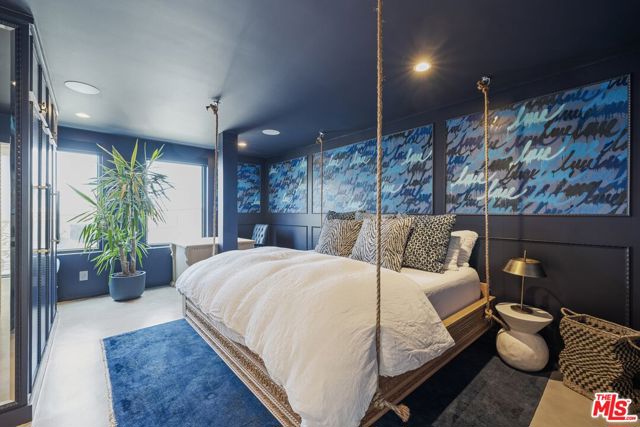 15 Reef Street, Marina del Rey CA: https://media.crmls.org/mediaz/e9ae98b0-5cc9-4a42-b798-8290ba26d206.jpg