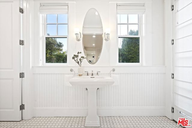 7335 Birdview Avenue, Malibu CA: https://media.crmls.org/mediaz/e9aec0be-6d4d-4e08-ae4e-afea8d216bb5.jpg