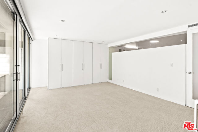 535 OCEAN Avenue, Santa Monica CA: https://media.crmls.org/mediaz/e9aed16c-6fba-4e58-a98b-9beaaeaf4d4d.jpg
