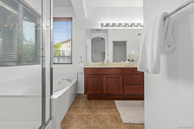 23527 Green Glen Road, Ramona CA: https://media.crmls.org/mediaz/e9b05a4a-2c32-4d85-a1a3-c25f4114c9e4.jpg
