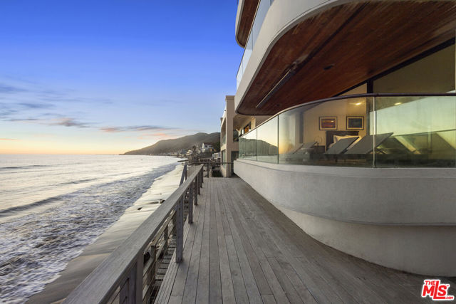 18860 Pacific Coast Highway, Malibu CA: https://media.crmls.org/mediaz/e9b0f4d1-1665-45f0-8106-cd4daa01b34c.jpg