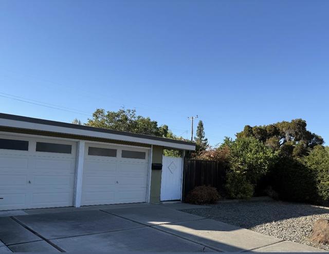 236 Lassen Avenue, Mountain View CA: https://media.crmls.org/mediaz/e9b1adc3-a8ce-44d2-af0f-49cf73fbfce8.jpg