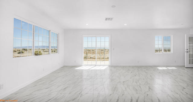 Image 4 of 31 For 943 Pelican Island Court