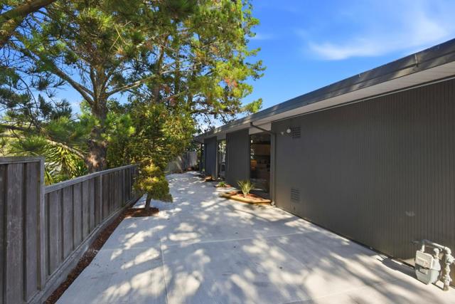 1582 Brandywine Road, San Mateo CA: https://media.crmls.org/mediaz/e9b247a1-dee3-4950-9c29-3a30712a51ec.jpg