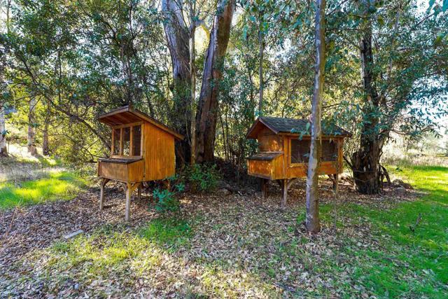 18408 Sweet Ln, Ramona CA: https://media.crmls.org/mediaz/e9b40c22-c3d6-437a-811e-df9aa0182b5e.jpg