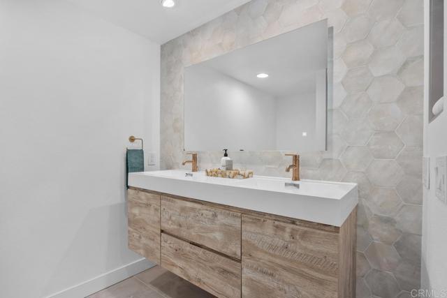 Detail Gallery Image 20 of 24 For 7021 Estrella De Mar Rd, Carlsbad,  CA 92009 - 2 Beds | 2 Baths