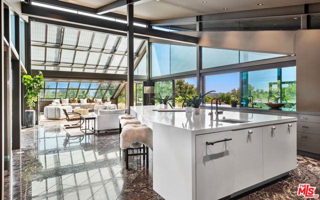 5900 Bonsall Drive, Malibu CA: https://media.crmls.org/mediaz/e9b49906-407a-435f-bd25-7007ff248416.jpg