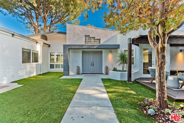 22248 Cass Avenue photo 2