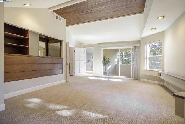 3 BLACKHAWK CLUB CT, Danville CA: https://media.crmls.org/mediaz/e9b5462e-ccb6-4cea-bbcc-93ebe659188f.jpg