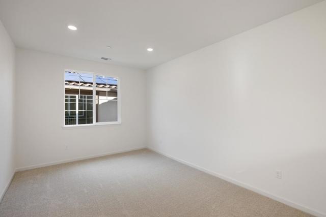 2130 Gladiola Drive, Hollister CA: https://media.crmls.org/mediaz/e9b5ffc9-8720-46e7-8fa6-0f361168e3d7.jpg