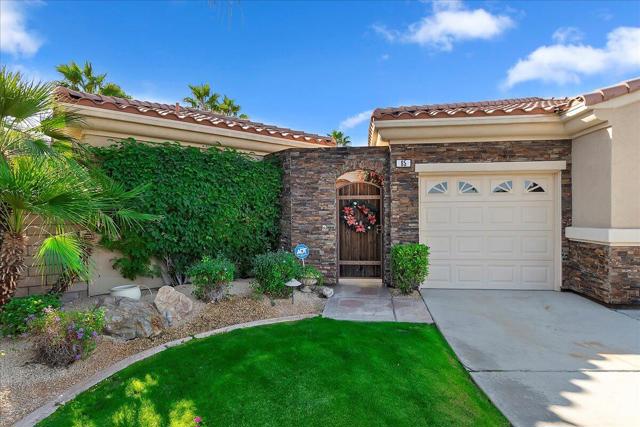 85 Clavel Court, Palm Desert CA: https://media.crmls.org/mediaz/e9b6cdfb-a4f1-4a7f-ba1f-6b8c24c4a197.jpg
