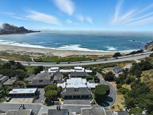 451 Roberts Road, Pacifica CA: https://media.crmls.org/mediaz/e9b6ee3e-0eda-451d-9ff5-a07ea9336c5c.jpg